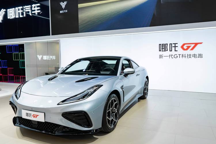 重庆大渡口区鑫天通企业管理咨询哪吒汽车在智能汽车领域的表现，领途汽车在新能源汽车市场中的影响力